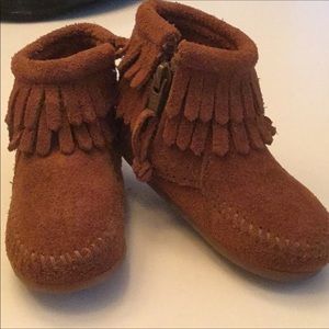 NWOT Minnetonka Baby Mocassins